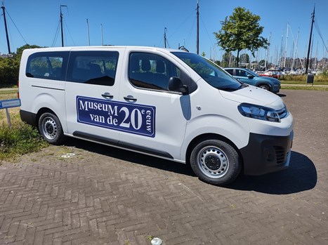 museum shuttle bus1